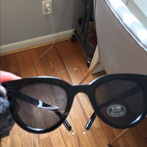 BRAND NEW black free people sunglasses